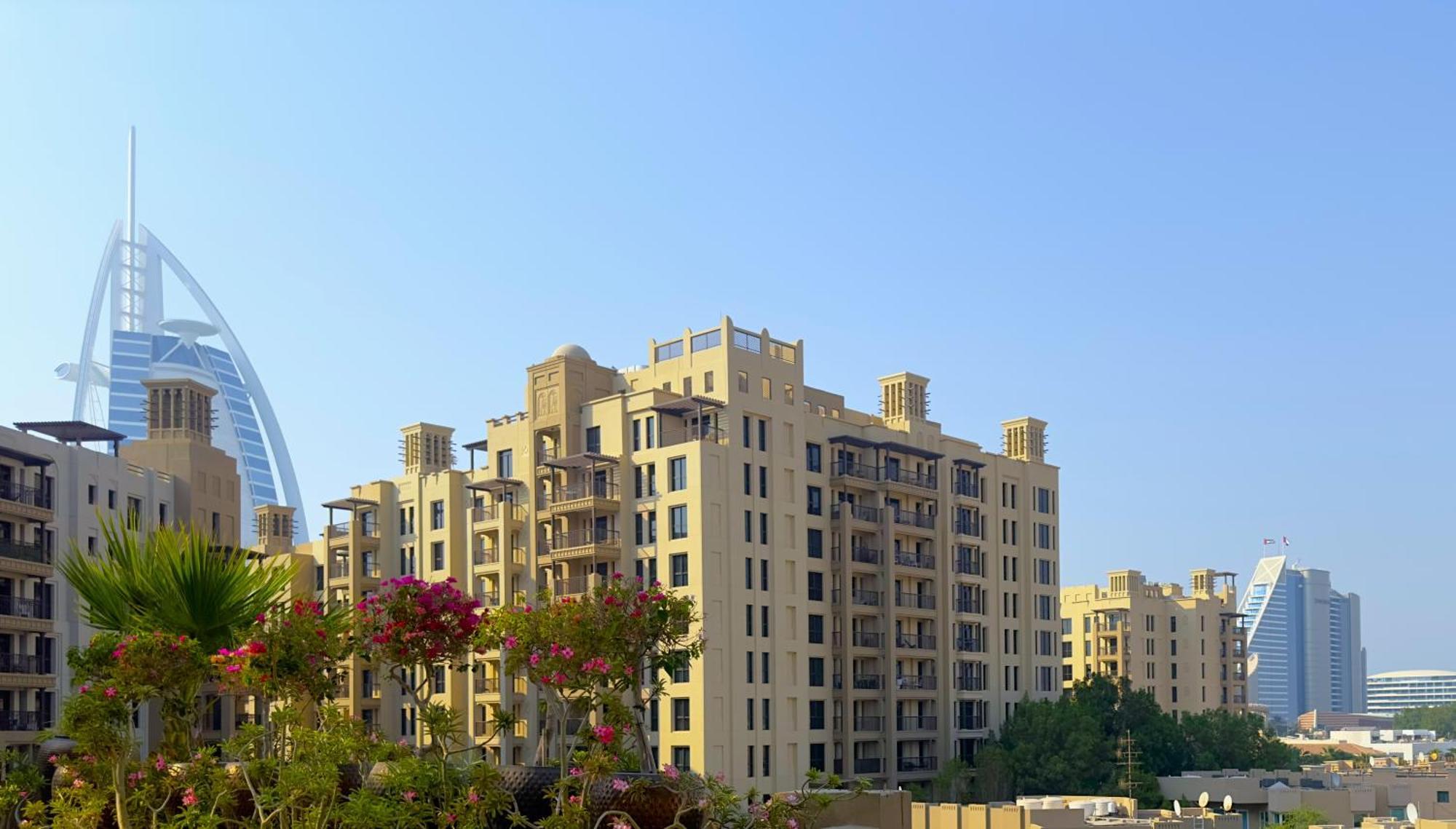 Megaluxury Flat Resort, Amazing Pool, Burj Direct View Apartment