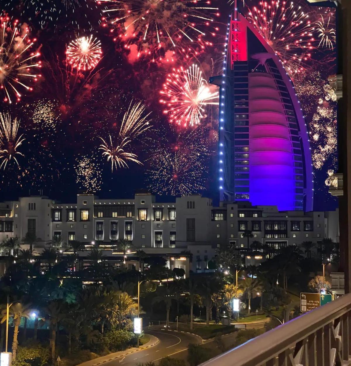 Apartment Megaluxury Flat Resort, Amazing Pool, Burj Direct View