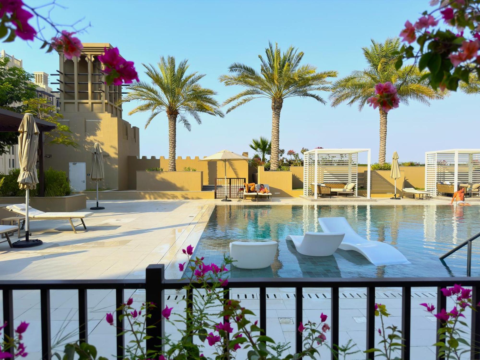Apartment Megaluxury Flat Resort, Amazing Pool, Burj Direct View Dubai