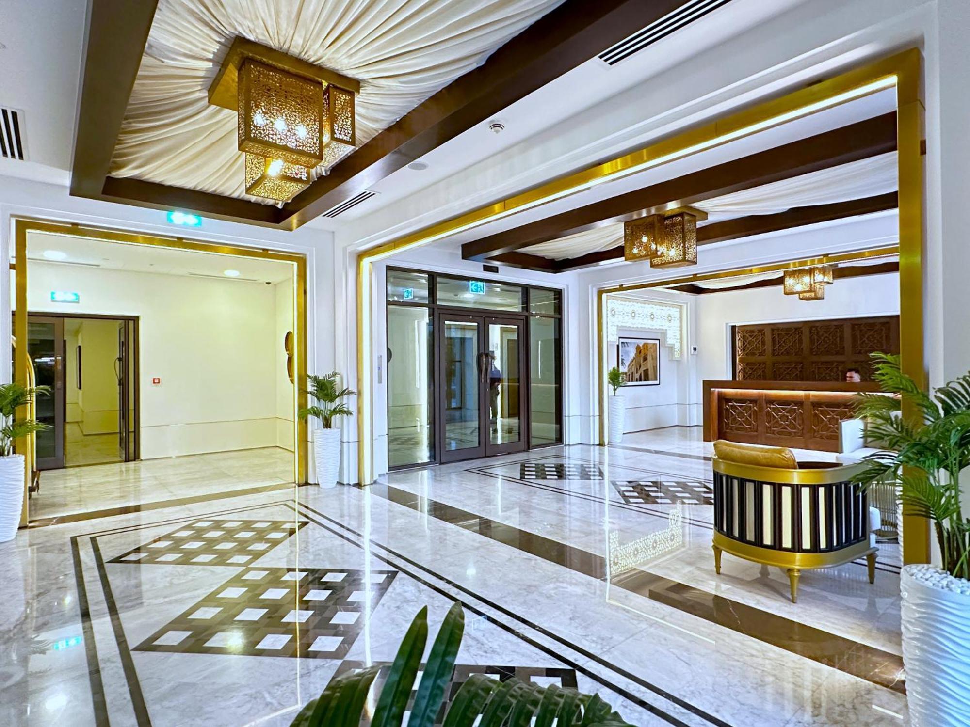 Megaluxury Flat Resort, Amazing Pool, Burj Direct View *