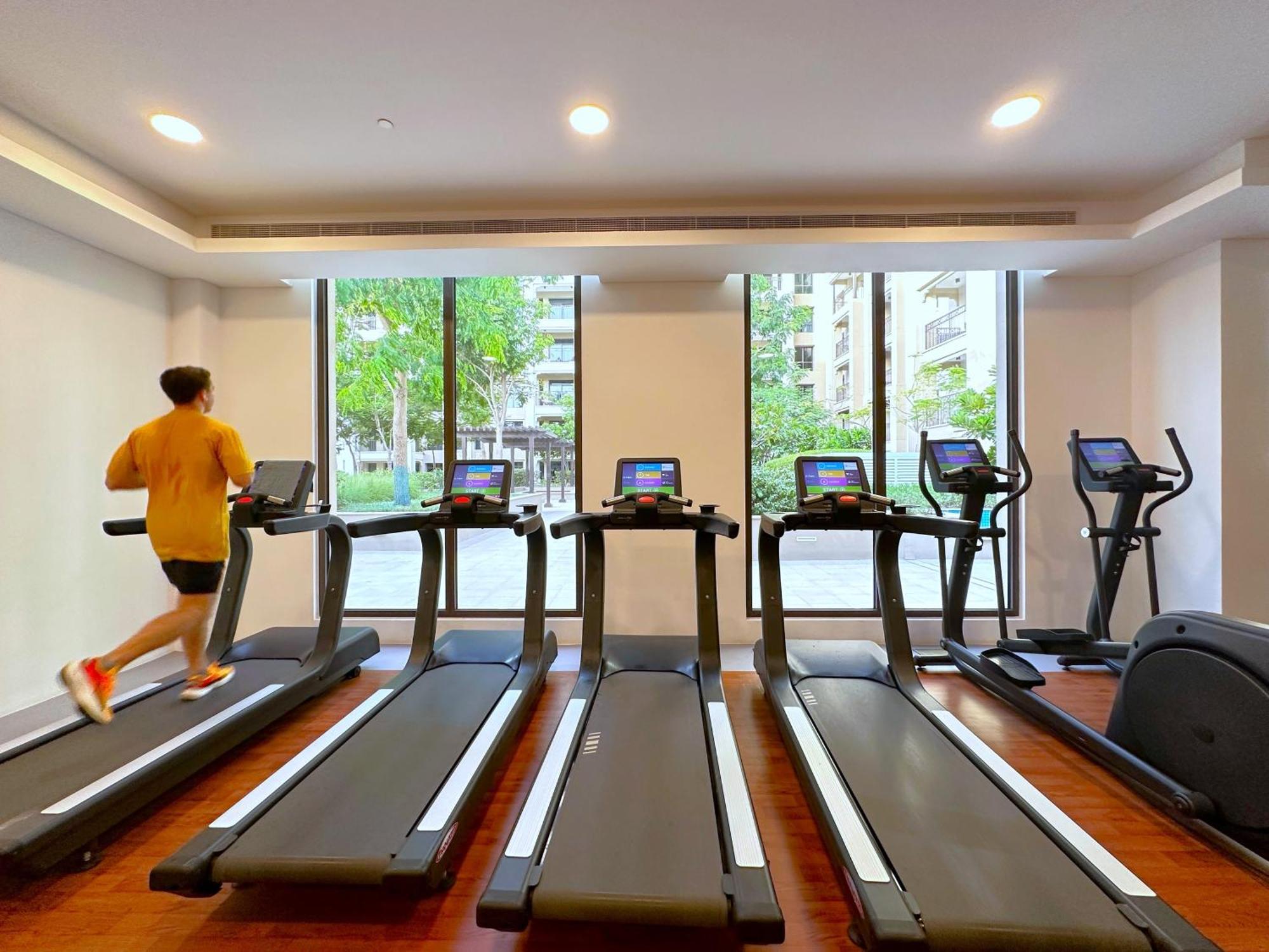 Megaluxury Flat Resort, Amazing Pool, Burj Direct View Apartment Dubai