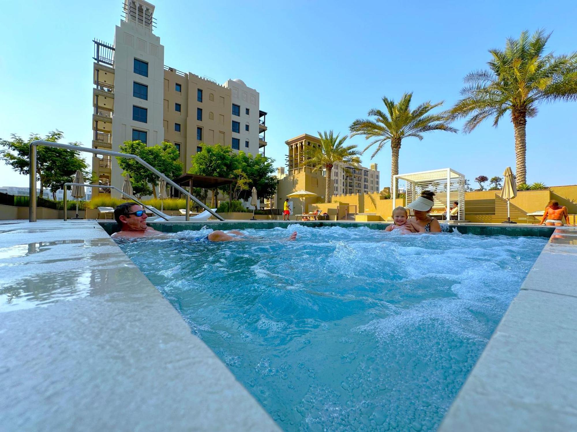 Appartement Megaluxury Flat Resort, Amazing Pool, Burj Direct View