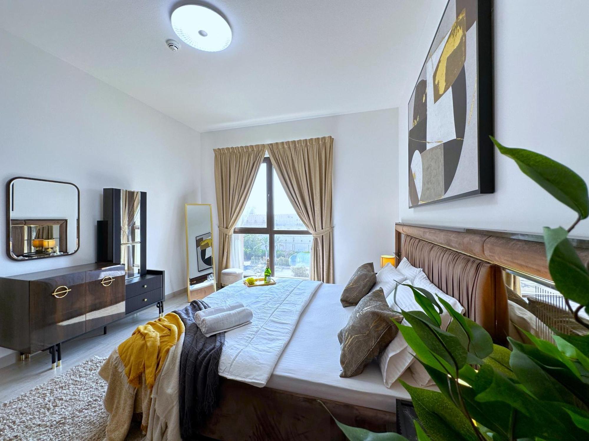 Megaluxury Flat Resort, Amazing Pool, Burj Direct View Dubai