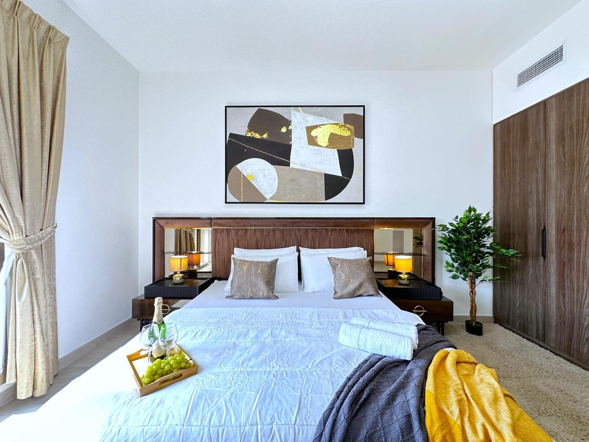 Apartment Megaluxury Flat Resort, Amazing Pool, Burj Direct View Dubai
